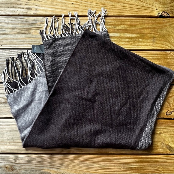 H&M blanket scarf - Picture 4 of 7